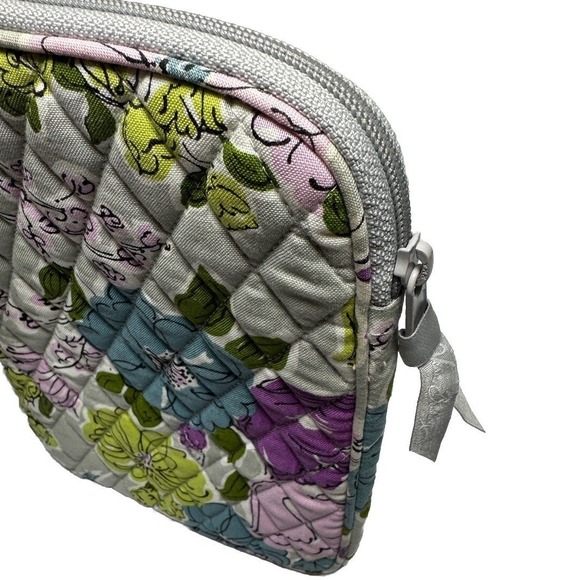 Vera Bradley Zip Around Quilted Floral Fabric Sleeve Pouch Tablet Bag 8x6 Approx - Picture 2 of 9